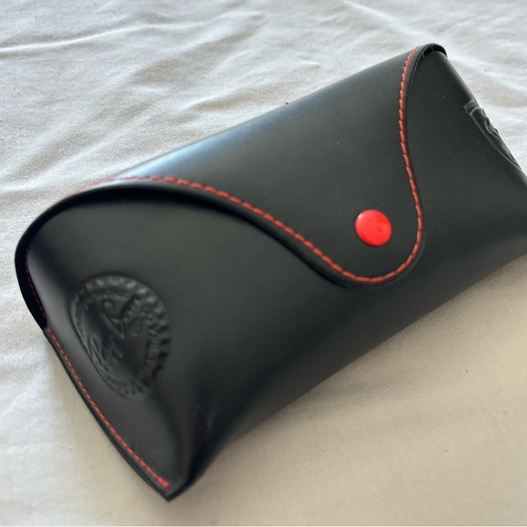 Rayban sunglasses case - Picture 3 of 3